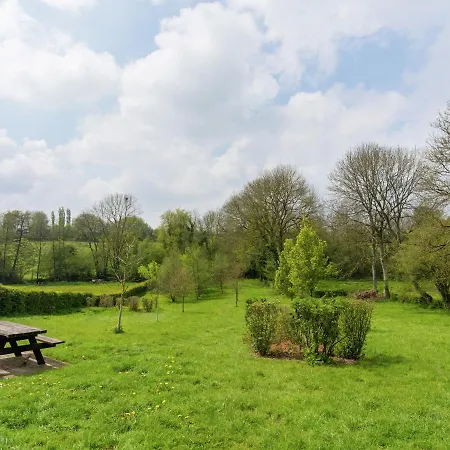 Spacious Holiday Near Forest In